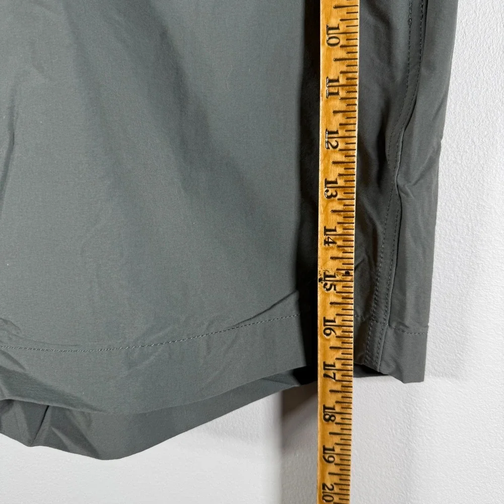 Gap Tech Short Pavement Gray 38